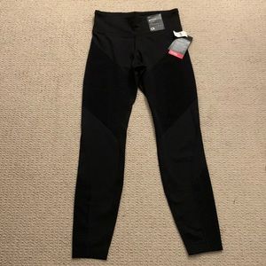 NWT GapFit GFast high rise leggings. Size S.
